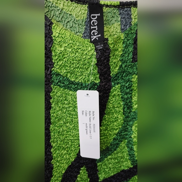 Berek Crinkle Abstract Top   NWT - Picture 5 of 7